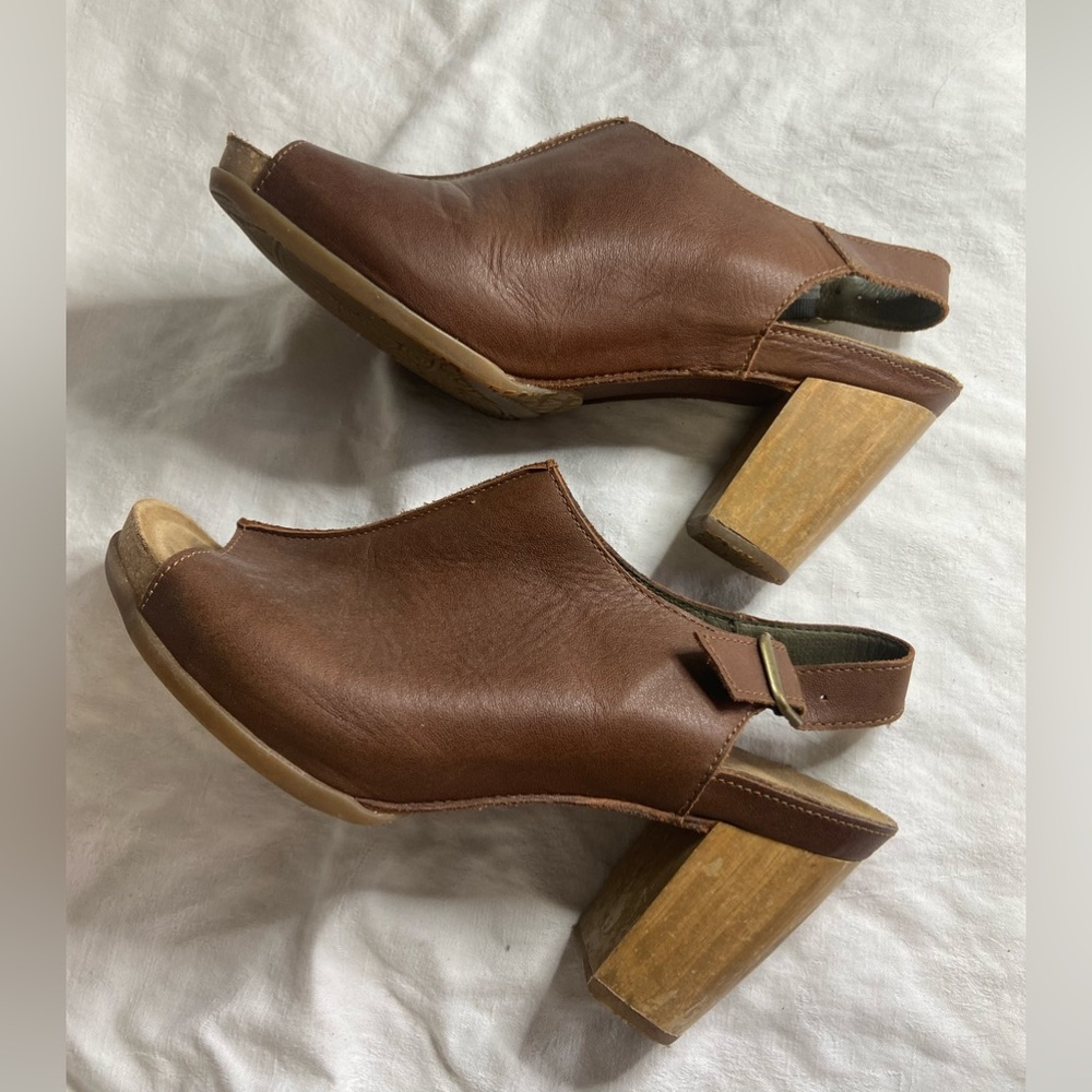 El Naturalista leather stacked wooden heel open toe shoes in cognac size 40 - Picture 3 of 5